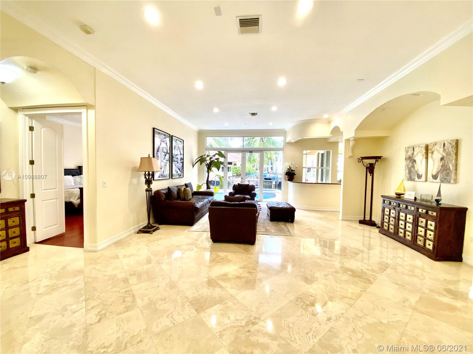 1ad5be0d-306 Listing #A10988807