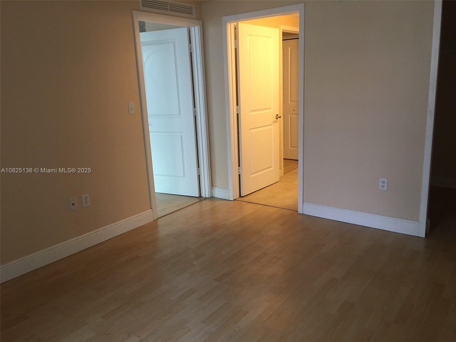 6dd28e9b-270 170 SE 14th St # 1407, Miami FL 33131 — #A10825136