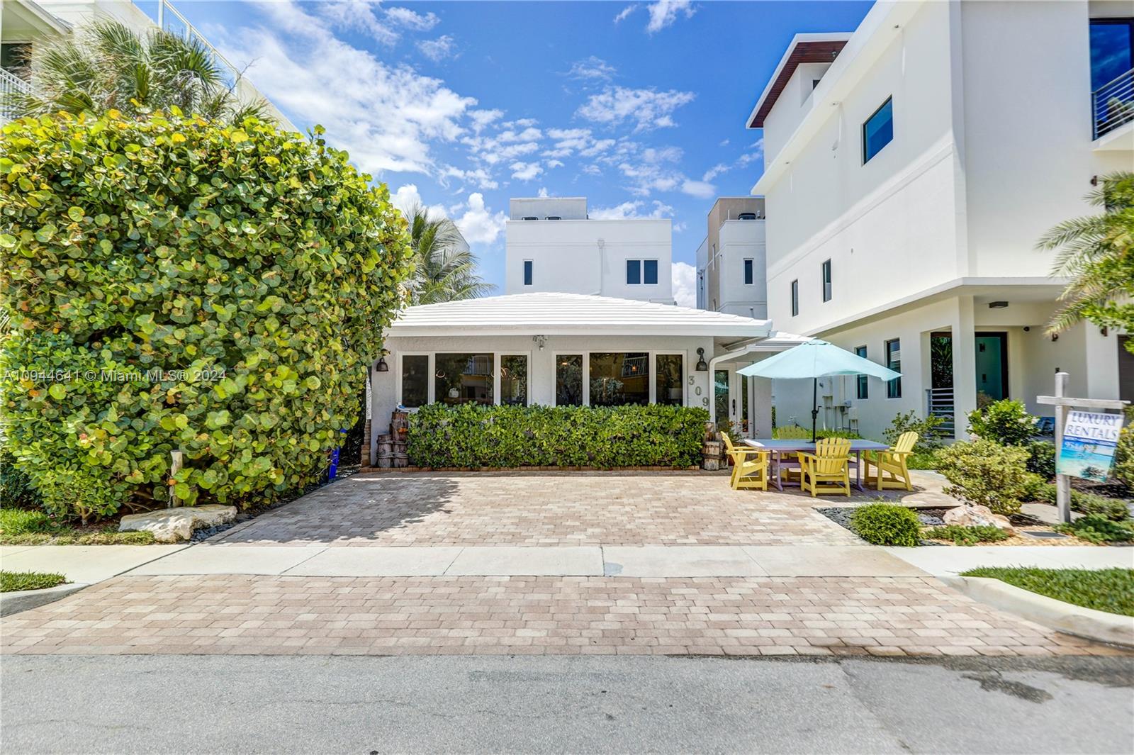 6dd28e9b-287 309 Oak St, Hollywood FL 33019 — #A10944641