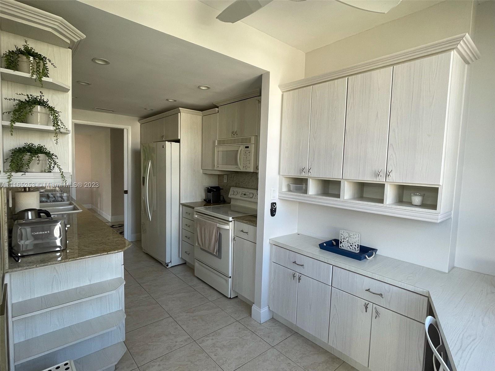6dd28e9b-405 101 Crandon Blvd # 473, Key Biscayne FL 33149 — #A11165253