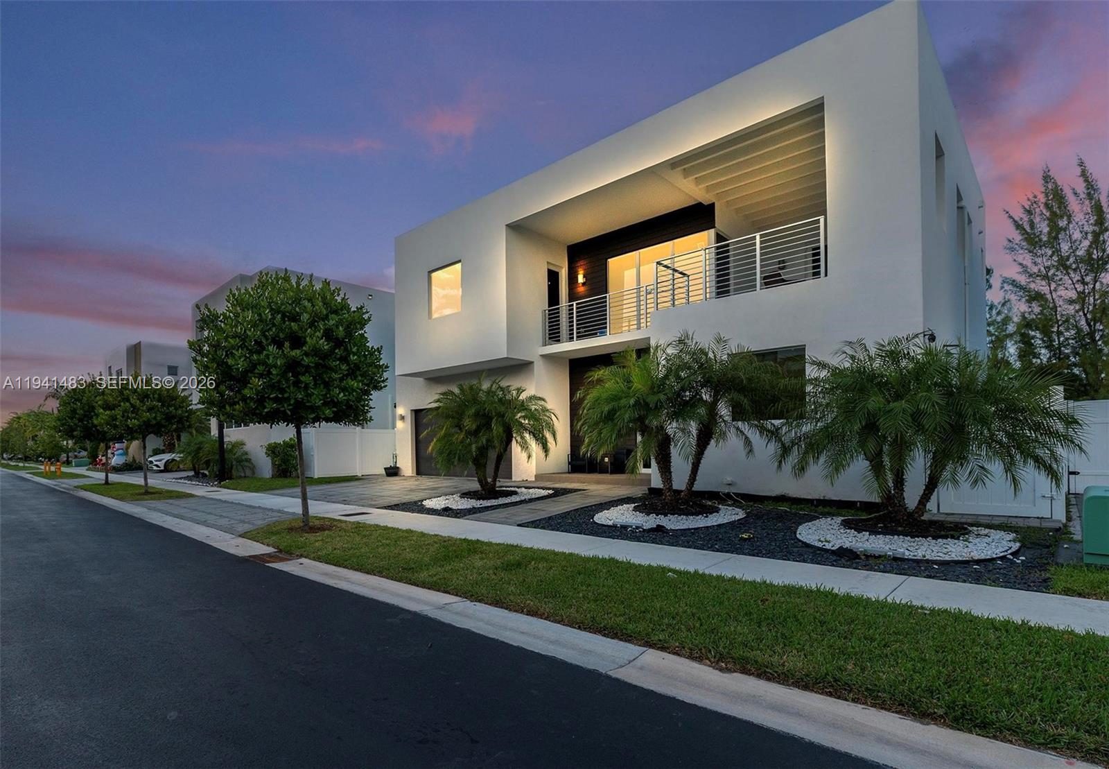 83dcefb7-254 10055 NW 77th St, Doral FL 33178 — #A11941483
