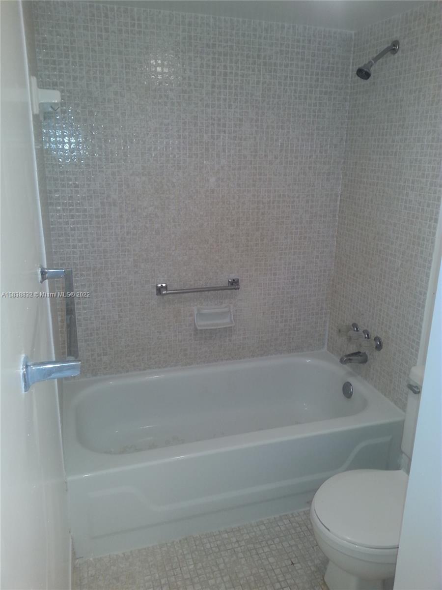 84b12bae-239 8411 Lagos De Campo Blvd # 303U, Tamarac FL 33321 — #A10838832