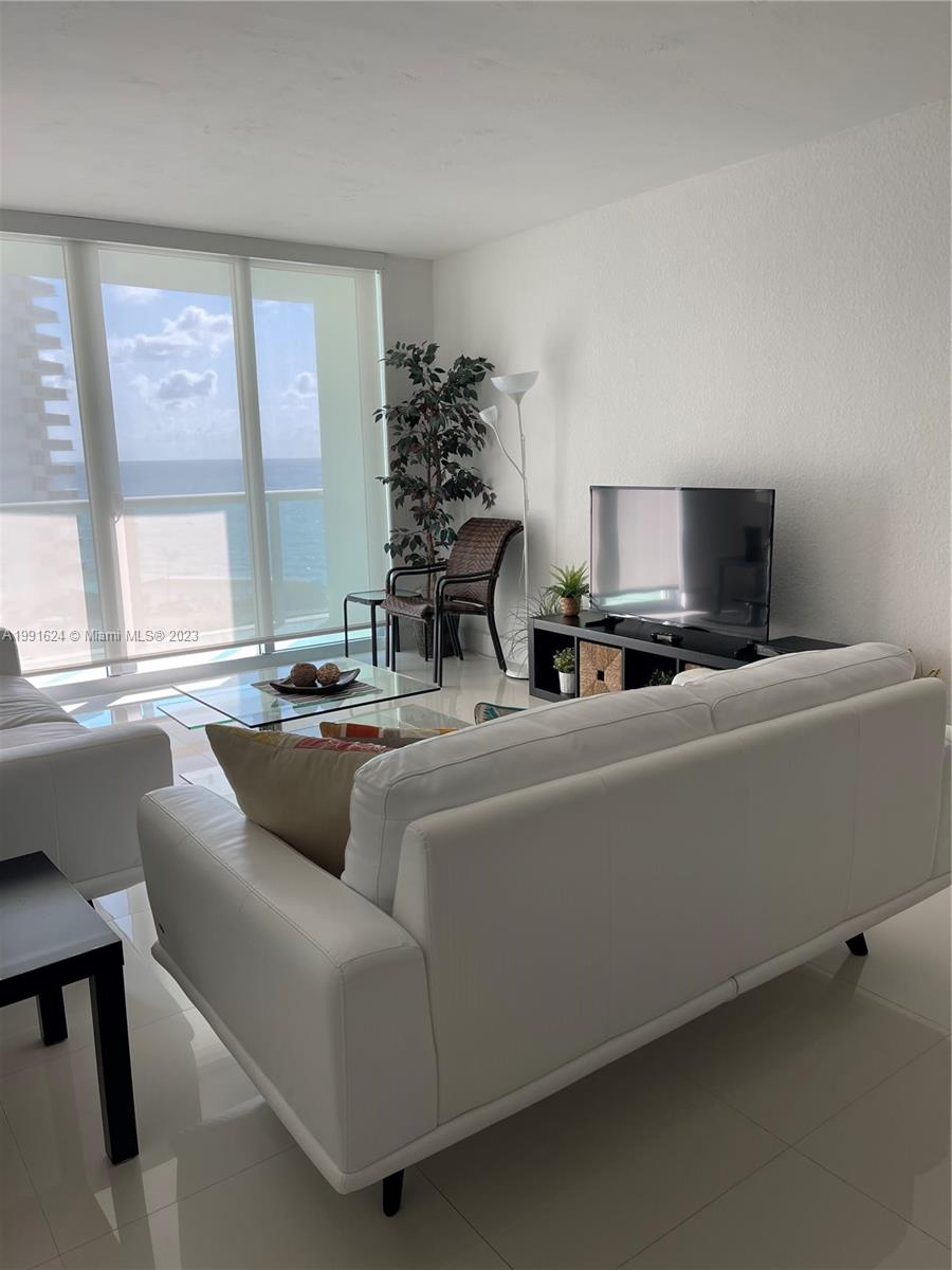 f3b61b38-207 3801 S OCEAN DR # 7X, Hollywood FL 33019 — #A1991624